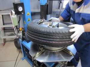 タイヤ交換中（アイキャッチ）